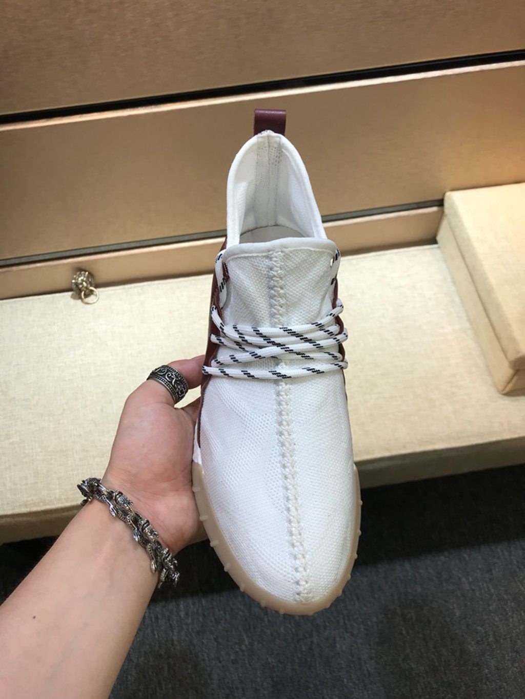 BLG  sneaker
